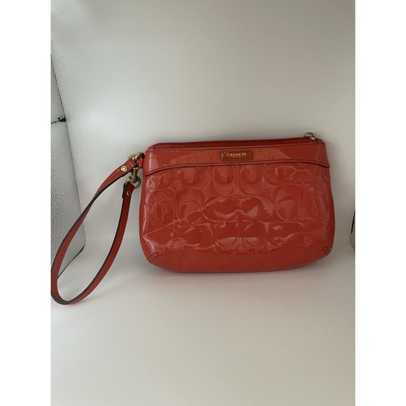 Coach Signature Rose Pink Patent Leather Wristlet Wallet‎ - Picture 1 of 9